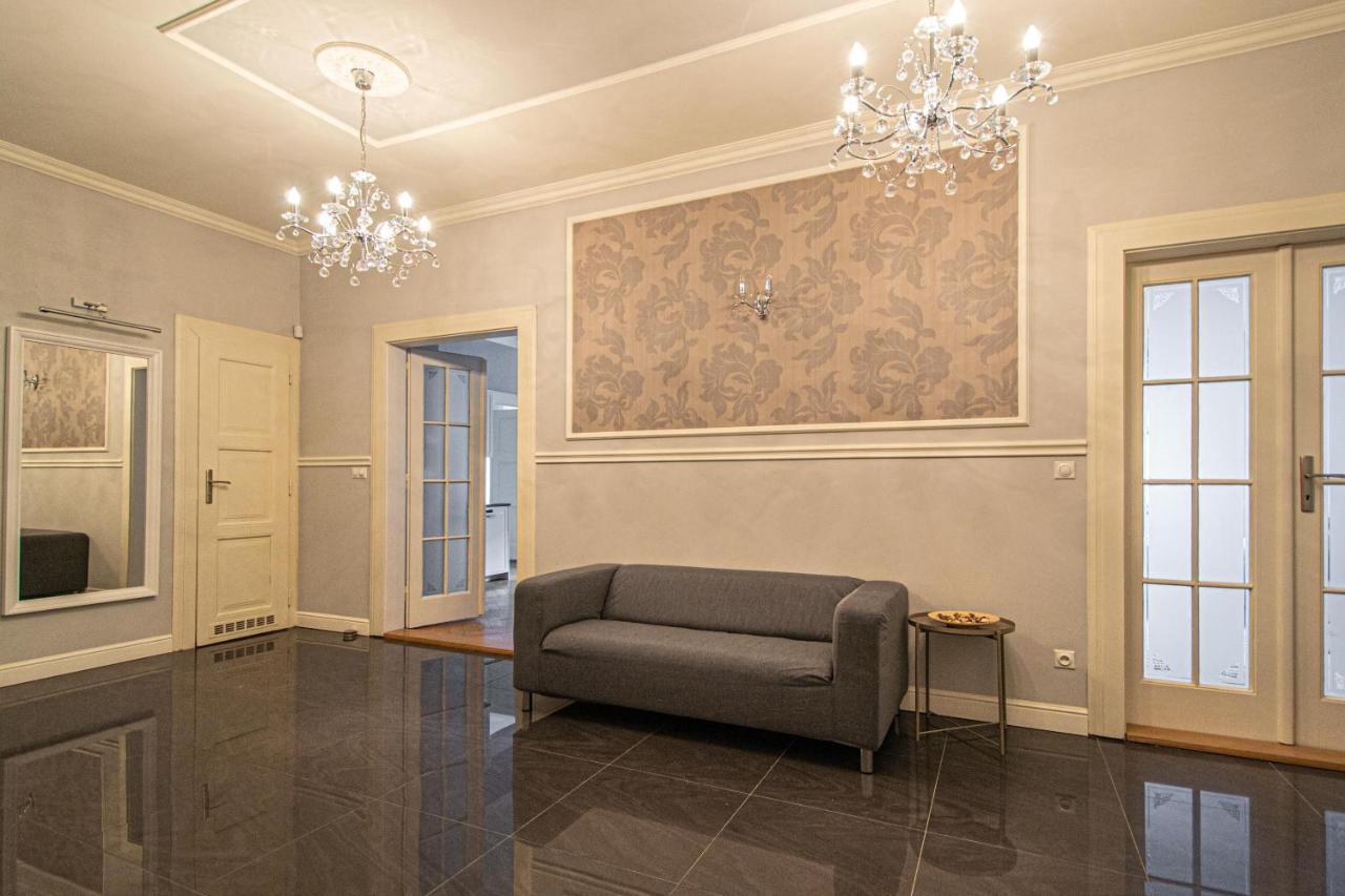 Luxury Central 150M2 Apartment On Wencelas Square With Private Garage Прага Екстериор снимка