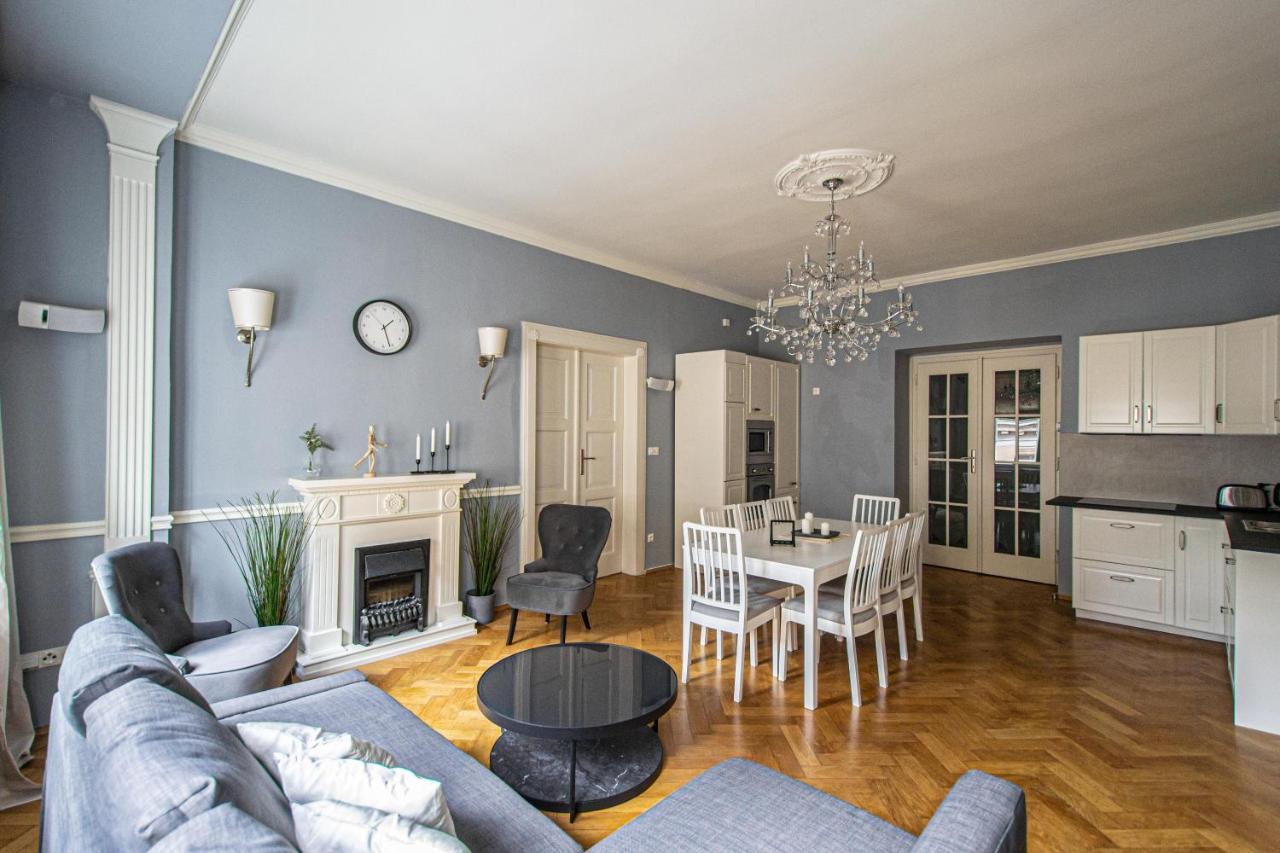 Luxury Central 150M2 Apartment On Wencelas Square With Private Garage Прага Екстериор снимка