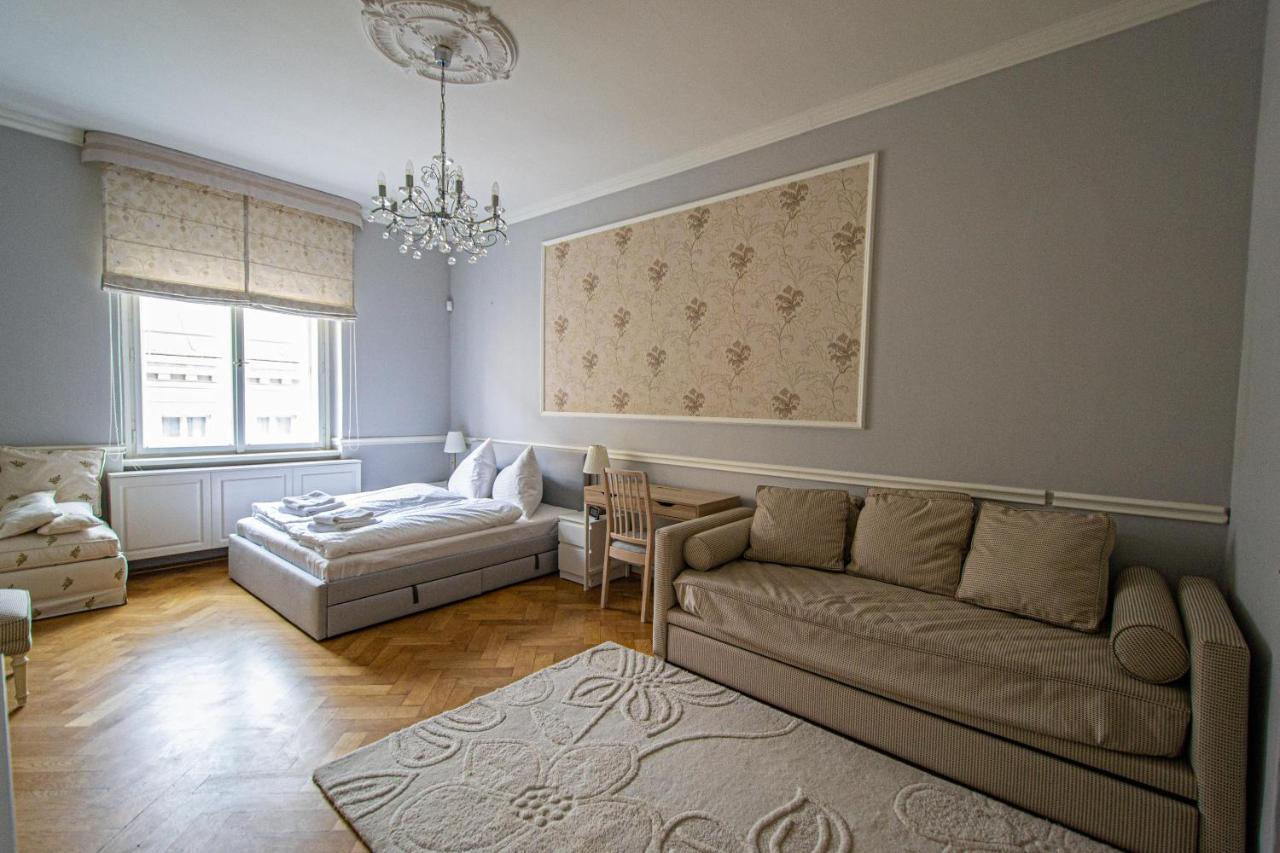 Luxury Central 150M2 Apartment On Wencelas Square With Private Garage Прага Екстериор снимка