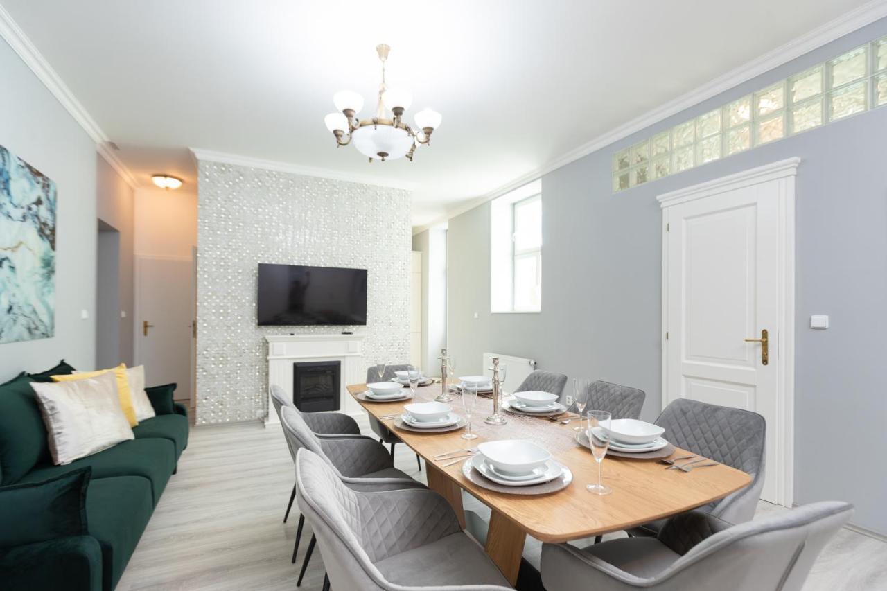 Luxury Central 150M2 Apartment On Wencelas Square With Private Garage Прага Екстериор снимка