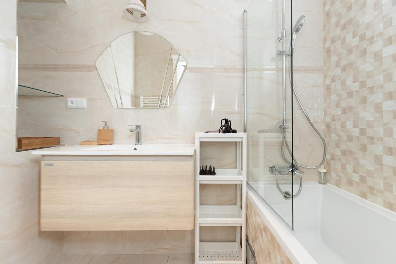 Luxury Central 150M2 Apartment On Wencelas Square With Private Garage Прага Екстериор снимка
